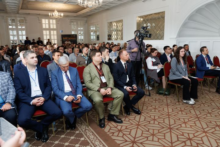 Фото с форума «Рубежи информационной безопасности»