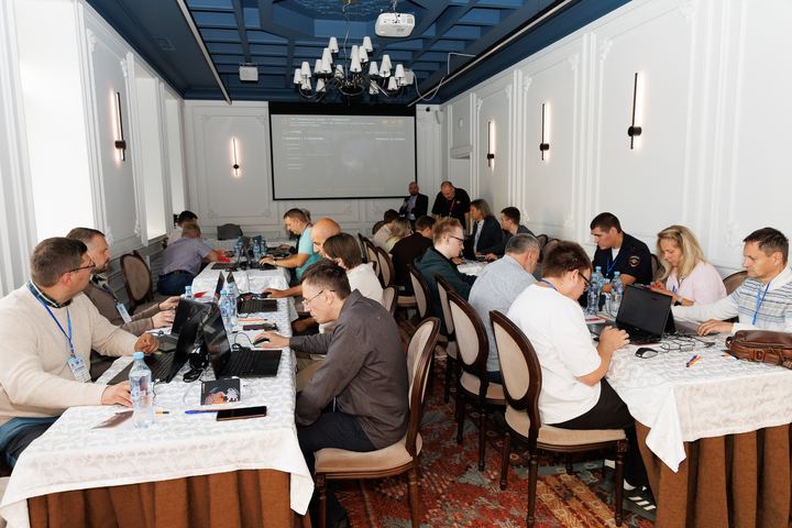 Фото с форума «Рубежи информационной безопасности»